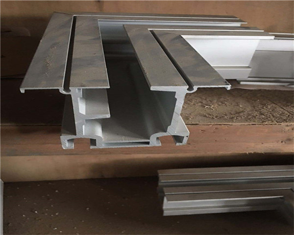 造型優美鋁合金隔斷報價單信譽保證
